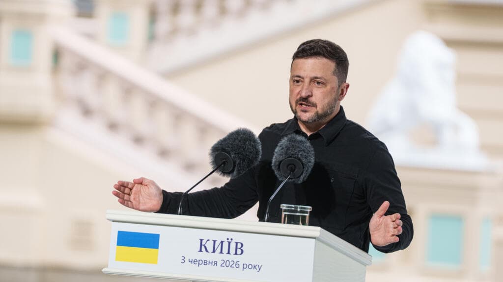 Volodymyr Zelensky lors d'une conférence de presse aux côtés du secrétaire général de l'Otan