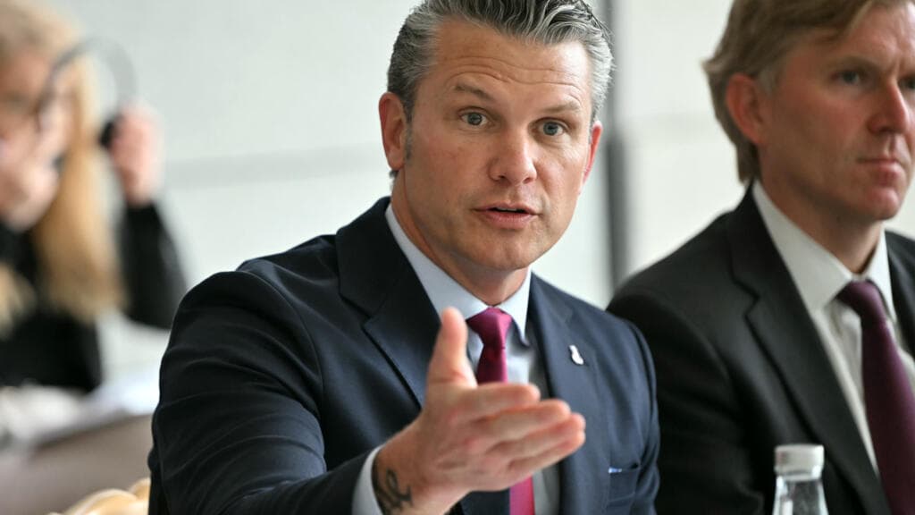 Le secrétaire américain à la Défense, Pete Hegseth